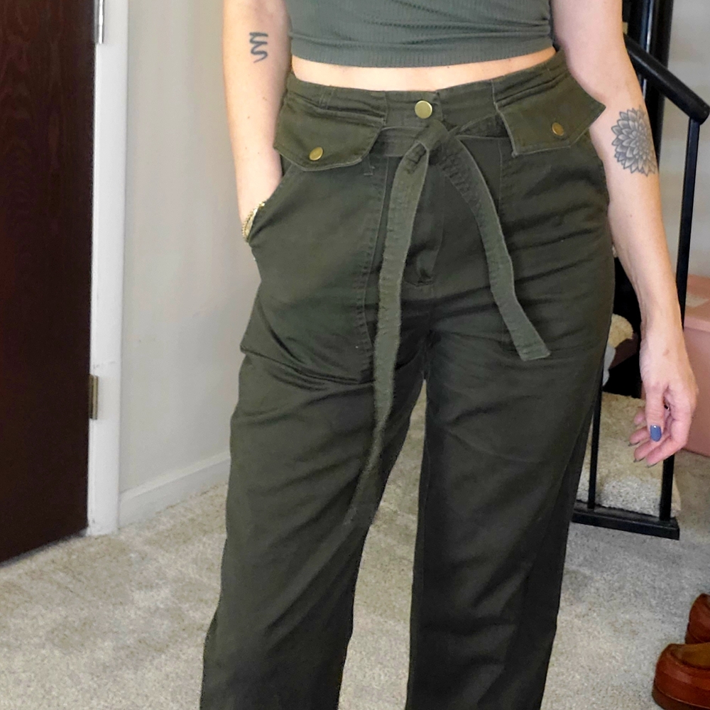 Banana Republic Olive Straight Leg Pants - Picture 8 of 8